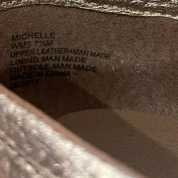 Kenneth Cole Metallic Gold Heal Loafers Women’s 7 1/2 - Picture 4 of 4